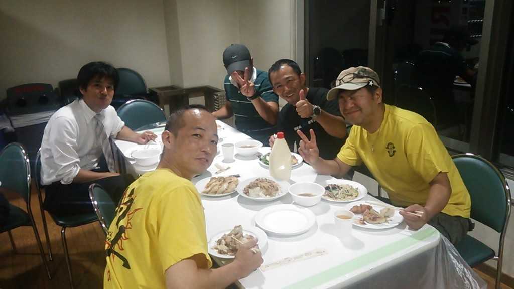 柏まつり制作2日目食事風景